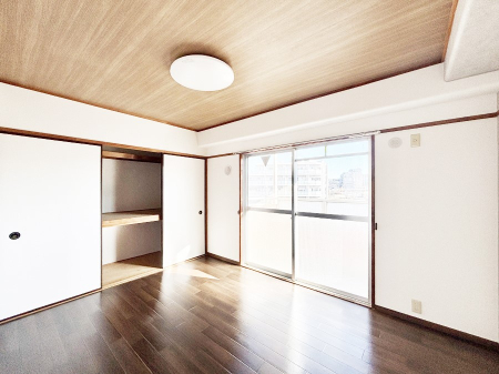 ���̑����� �o���R�j�[���J�������v���X���Ă����m��