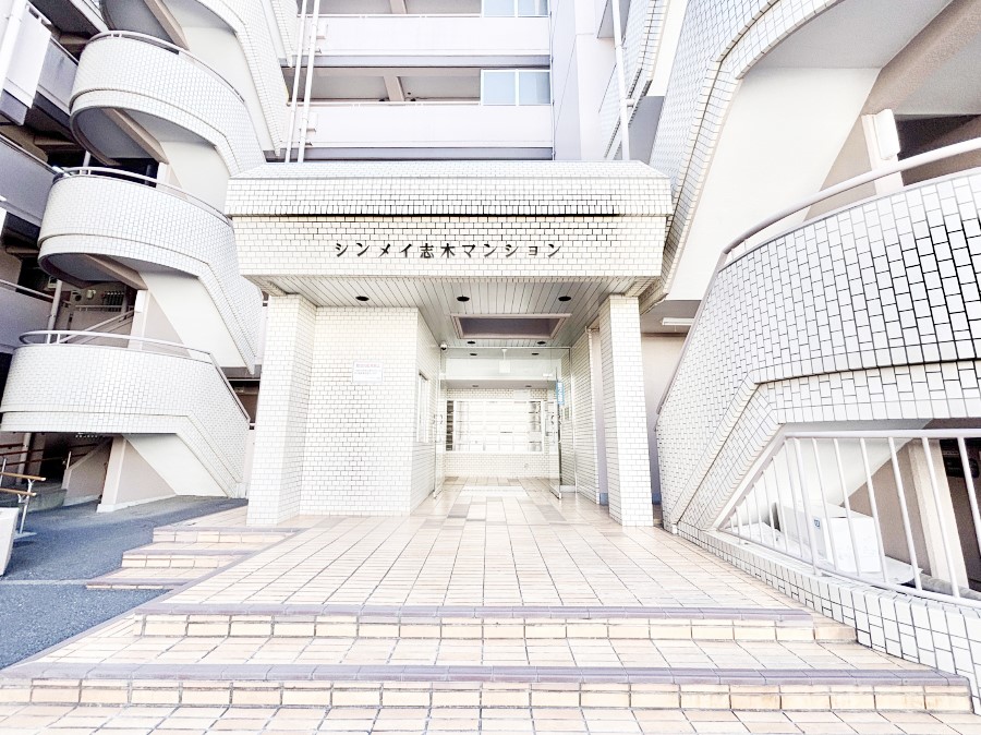 �G���g�����X �������������͋C�̃G���g�����X