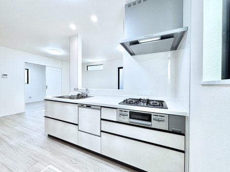 �L�b�`�� �������������I�ɁA�y�����I�V�X�e���L�b�`��