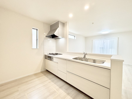 �L�b�`�� �u�₩�ȕ����ʂ蔲����L�b�`���B��������̂Ŗ��邭���C�ɂ��𗧂��܂��B