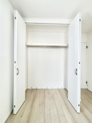 ���[ �m���̃N���[�[�b�g�B���s��������̂Ō���̈ߗނ�����������܂�܂��B