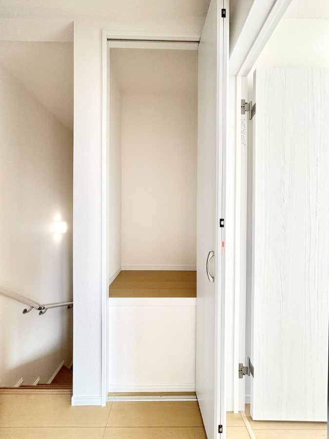 ���̑����� �L�����[�B�|�������G�߂̏��������[���邱�Ƃ��ł��܂��B