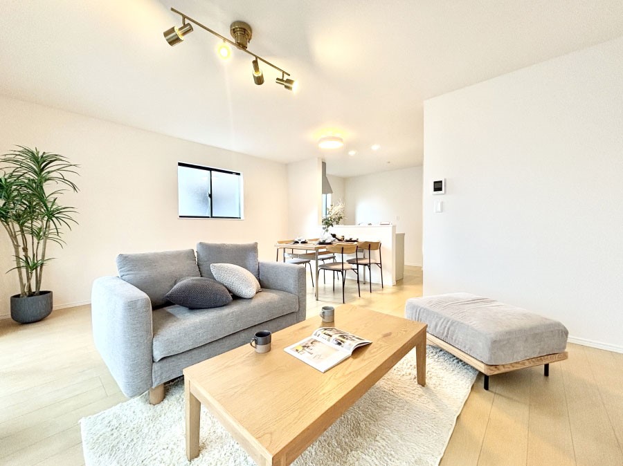 ���r���O �Z�ޕ��̌��������o�����A�C���e���A���l����̂��y���݂ȃ��r���O�ł��I 