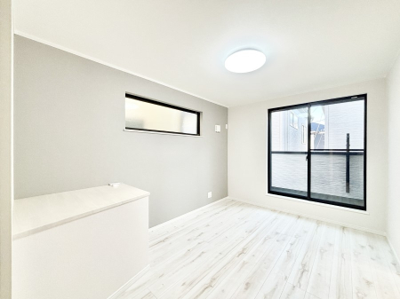 ���̑����� �o���R�j�[���J�������v���X���Ă����m��