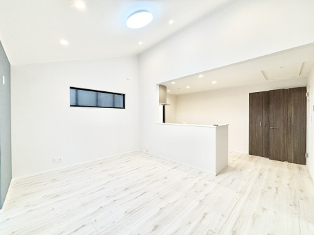 ���r���O ���Ƒ��̓��₩�Șb�����ŕ�܂�閾�邢���r���O