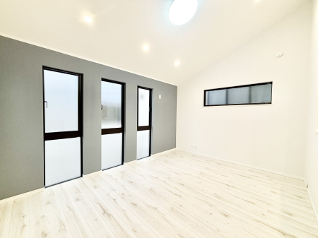 ���r���O ��������̑����炽���Ղ�̗z���ƕ����������郊�r���O