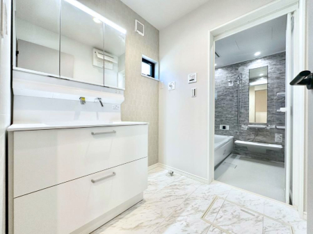 ���̑� �L�X�Ƃ�Ƃ�̂��郉���h���[�X�y�[�X�B  