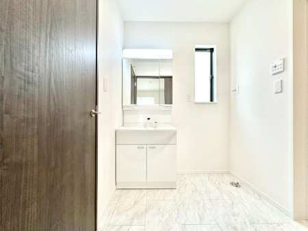 ʑEʏ 邢ʏ͖̐gxxyłႢłB