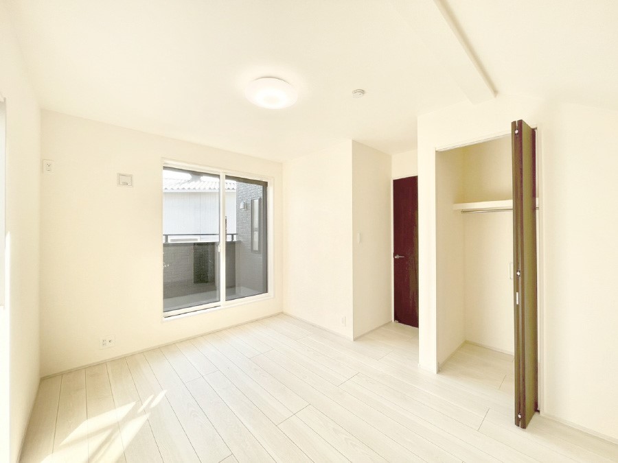 ���̑����� �o���R�j�[���J�������v���X���Ă����m��