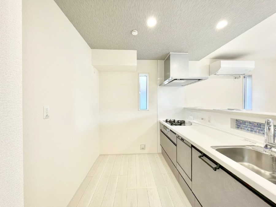 �L�b�`�� ��Ƃ肠��L�b�`���ł͂��Ƒ��Ɗy�������������ł��܂��B