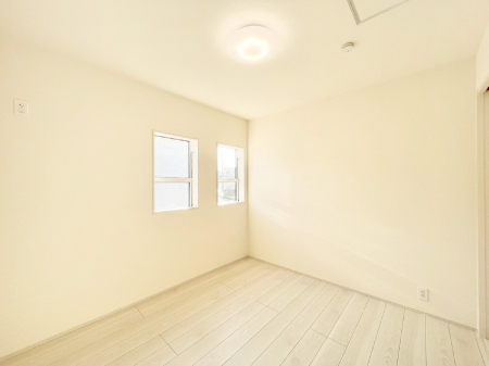 ���̑����� �i�`�������ȃt���[�����O�͂ǂ�ȃC���e���A�ɂ��}�b�`�B  