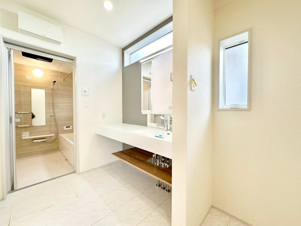 ���ʑ�E���ʏ� ���������Ă���̂Ŏ��C�̑����ꏊ�ł����C���ł����K�ł��B�����̐g�x�x���C�����ǂ��s���܂��ˁB