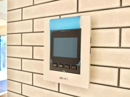 ���̑����� TV���j�^�[�t�C���^�[�t�H�����t���Ă��ăZ�L�����e�B�[��