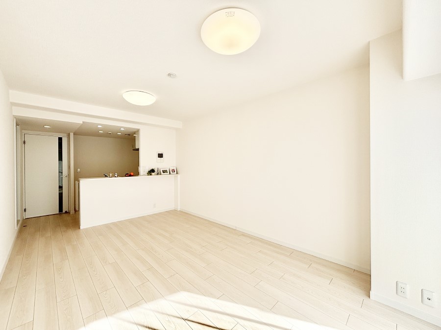 ���r���O ���Ƒ��̓��₩�Șb�����ŕ�܂�閾�邢���r���O