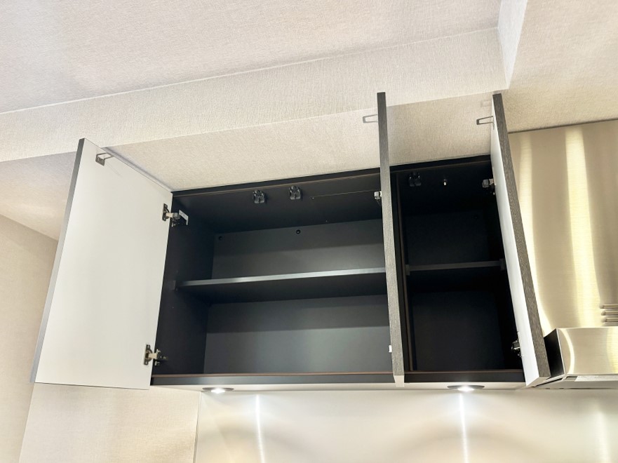 ���̑����� �L�b�`���㕔�̒݌˒I��ݒu���܂����B