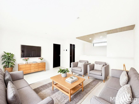 rO ͋Ĉkcj͉Ƒ݂Ȃ̉KԁƋCGł