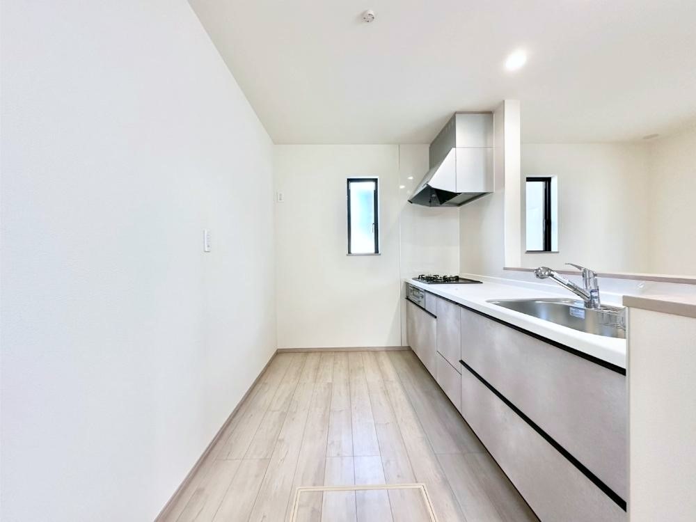 �L�b�`�� ��Ƃ肠��L�b�`���ł͂��Ƒ��Ɗy�������������ł��܂��B