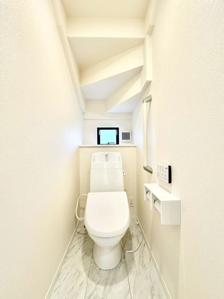 �g�C�� �g�C����1�K��2�K���ꂼ��ɔz�u����Ă��ĂƂĂ��֗��ł��B 