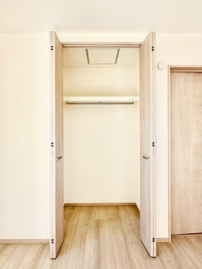 ���[ �����Ղ�̎��[�X�y�[�X�ŉ��K�ɕ�点���� 