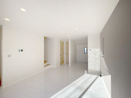 ���̑����� ���Ƒ��̃R�~���j�P�[�V�������[�܂郊�r���O�K�i���̗p����LDK