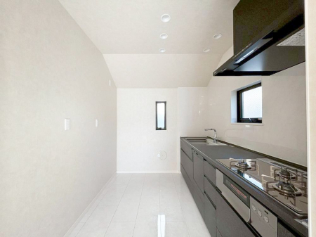 �L�b�`�� ��Ƃ肠��L�b�`���ł͂��Ƒ��Ɗy�������������ł��܂��B