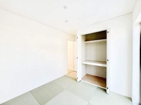 ���[ ���q�p�Ȃǂ̂��z�c���X�b�L�����[�ł��鉟���t���ł��B