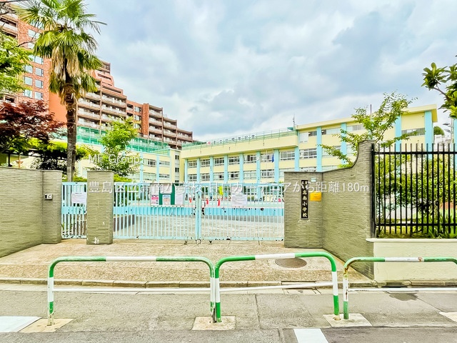 ���ӊ� ���w�Z 180m �L���旧���쏬�w�Z