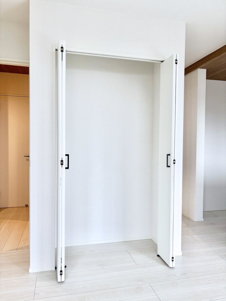 ���[ ���r���O���[�B�U�炩�肪���ȃ��r���O���X�b�L���ƕۂĂ܂��ˁB 