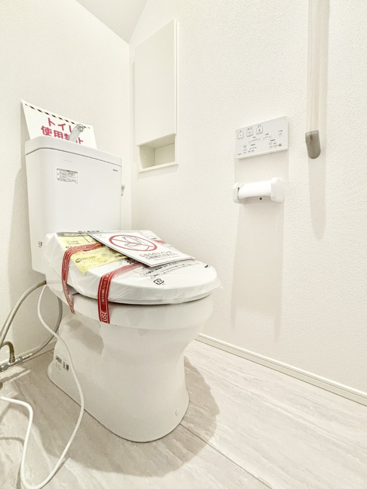 �g�C�� �g�C���͈��S�̂Q�ӏ��I���̃o�^�o�^������S�ł��B 