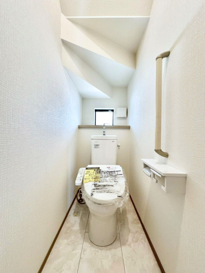 �g�C�� �g�C����1�K��2�K���ꂼ��ɔz�u����Ă��ĂƂĂ��֗��ł��B 