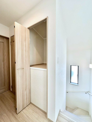 ���[ 2�K�L�����[�ɂ͑|���p�i����p�i�̃X�g�b�N�Ȃǂ����[�ł��܂��B