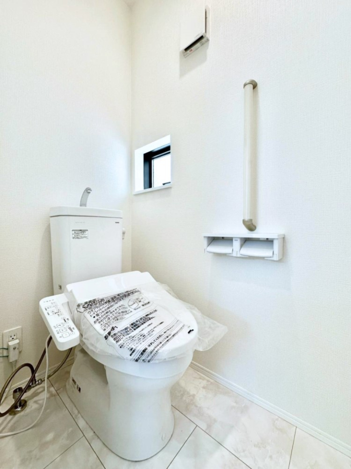 �g�C�� �E�H�V�����b�g�t���g�C����1�K��2�K���ꂼ��ɔz�u����Ă��ĂƂĂ��֗��ł��B 