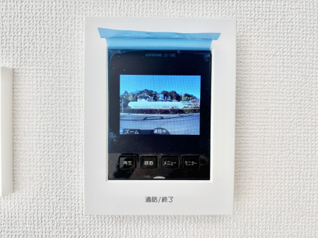 ���̑����� TV���j�^�[�t�C���^�[�t�H�����t���Ă��ăZ�L�����e�B�[��