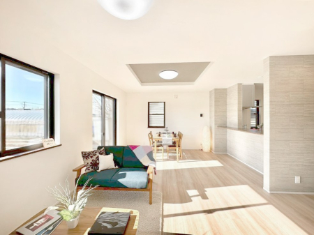 ���r���O �i�`�������e�C�X�g�̗D�����_�炩���F�g���̃t���[�����O���f�G�ȃ��r���O�ł��ˁB