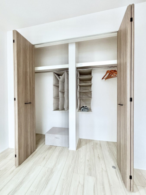 ���[ �m���̃N���[�[�b�g�B���s��������̂Ō���̈ߗނ�����������܂�܂��B