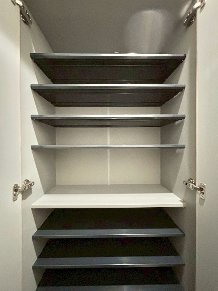 ���̑����� �����Ղ���[�ł���V���[�Y�{�b�N�X�ŉƑ��S���̌C���A���ւ�������B  