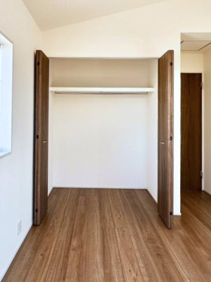 ���[ �m���̃N���[�[�b�g�B���s��������̂Ō���̈ߗނ�����������܂�܂��B