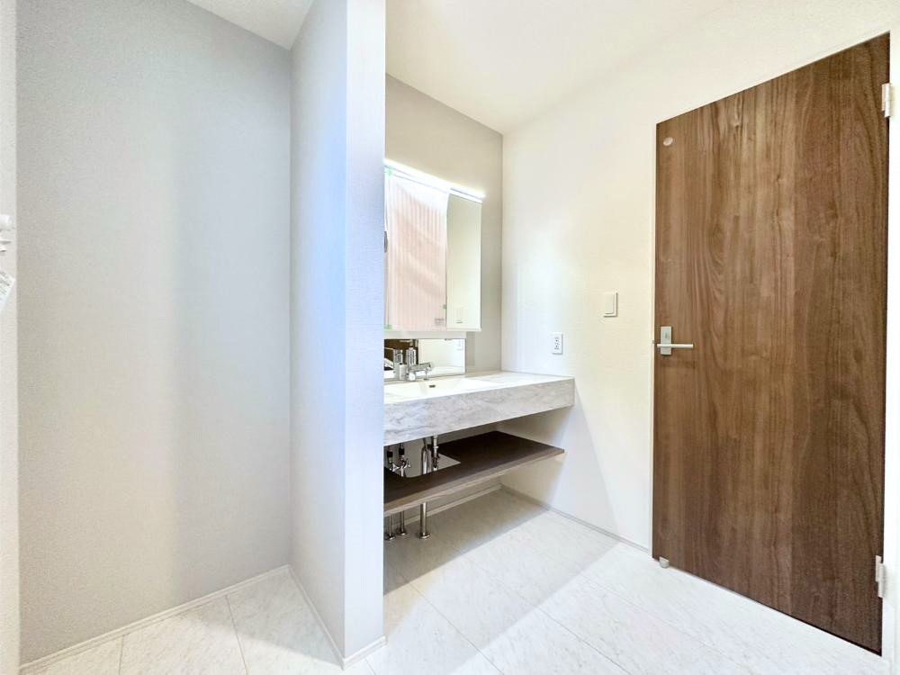 ���̑� �L�X�Ƃ�Ƃ�̂��郉���h���[�X�y�[�X�B  