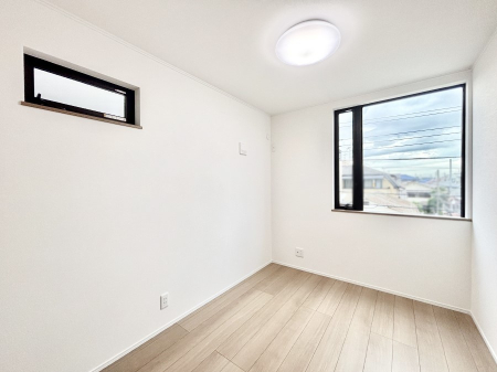 q Qʍ̌ŋC悭R̂łql̂ɂsb^