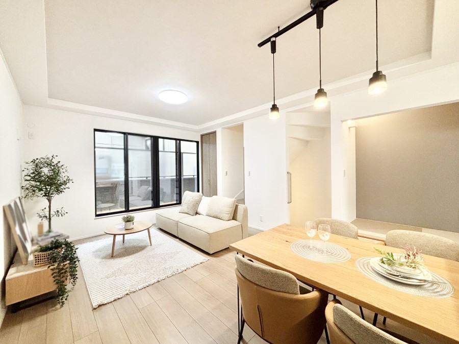 rO i`eCXg̗D_炩Fg̃t[OfGȃrOłˁB