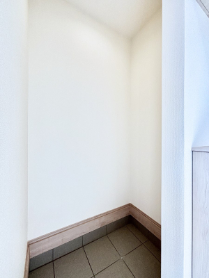 ���[ �V���[�Y�C���N���[�N�t���I�J���x�r�[�J�[���u���܂��B 