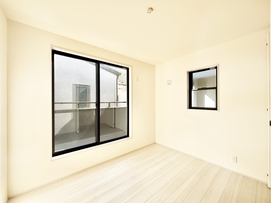 �q������ �q�ǂ������ɂ҂�����̖��邢��ԁB  