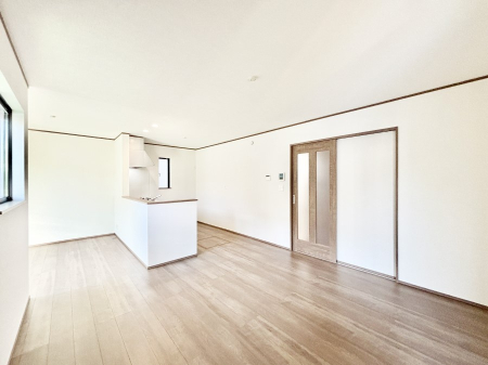 rO Ƒ̓₩Șbŕ܂閾邢rO