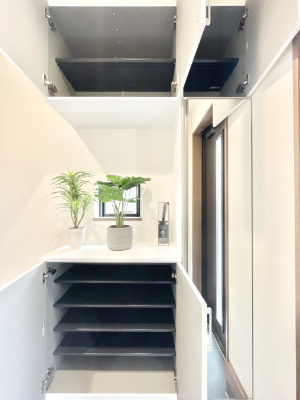 ���̑����� �����Ղ���[�ł���V���[�Y�{�b�N�X�ŉƑ��S���̌C���A���ւ�������B  