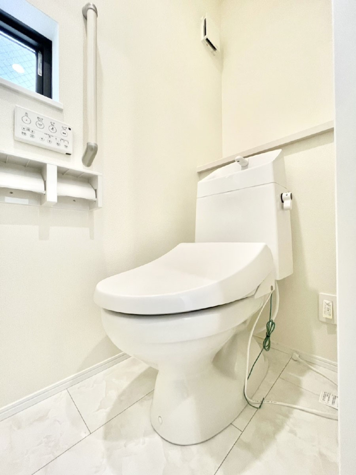 �g�C�� �g�C����1�K��2�K���ꂼ��ɔz�u����Ă��ĂƂĂ��֗��ł��B 