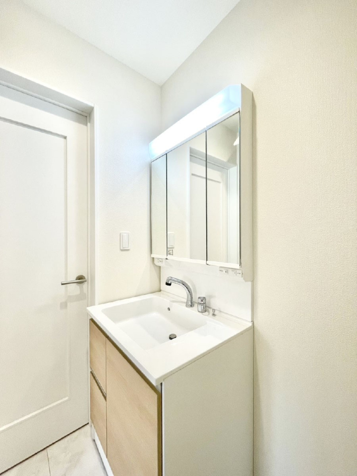 ���ʑ�E���ʏ� ���邢���ʏ��͖����̐g�x�x���y�����ł����Ⴂ�����ł��B