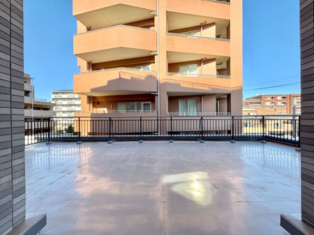 ���̑����� ���[�t�o���R�j�[�B���߂��ǂ��A�傫�Ȑ��󕨂��L���Ċ����܂��B  