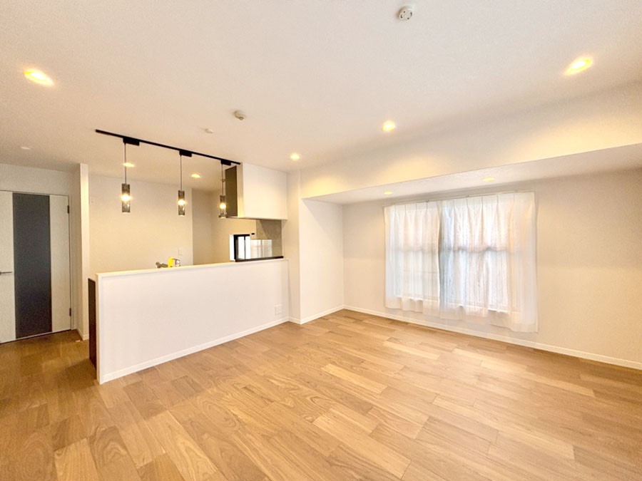 ���r���O ���Ƒ��̓��₩�Șb�����ŕ�܂�閾�邢���r���O  