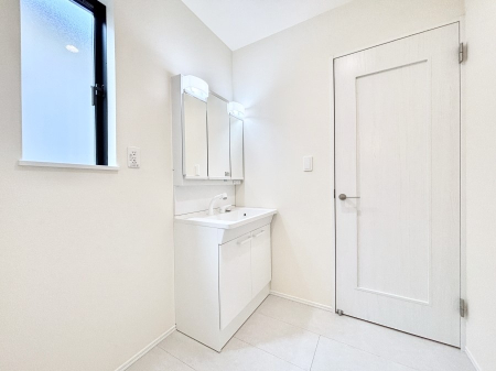 ���ʑ�E���ʏ� ��Ƃ�̐��ʃX�y�[�X�Œ��̐g�x�x���X���[�Y��