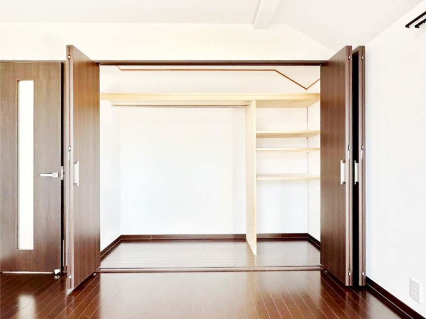 ���[ �����Ղ�̎��[�X�y�[�X�ŉ��K�ɕ�点���� 